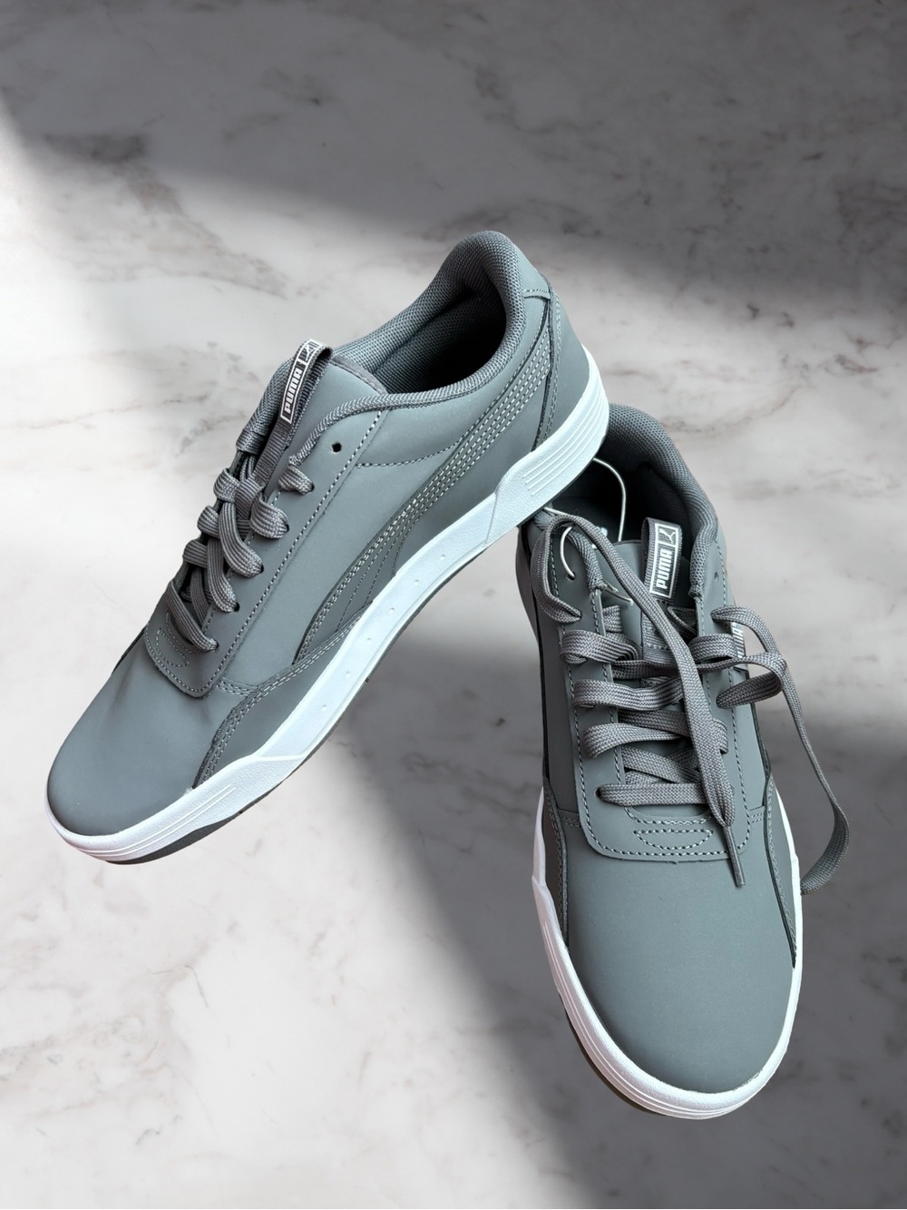 New PUMA Men's Skate
Sneakers Lace Up Court Shoes
Color Gray Size 10.5 - Picture 2 of 7